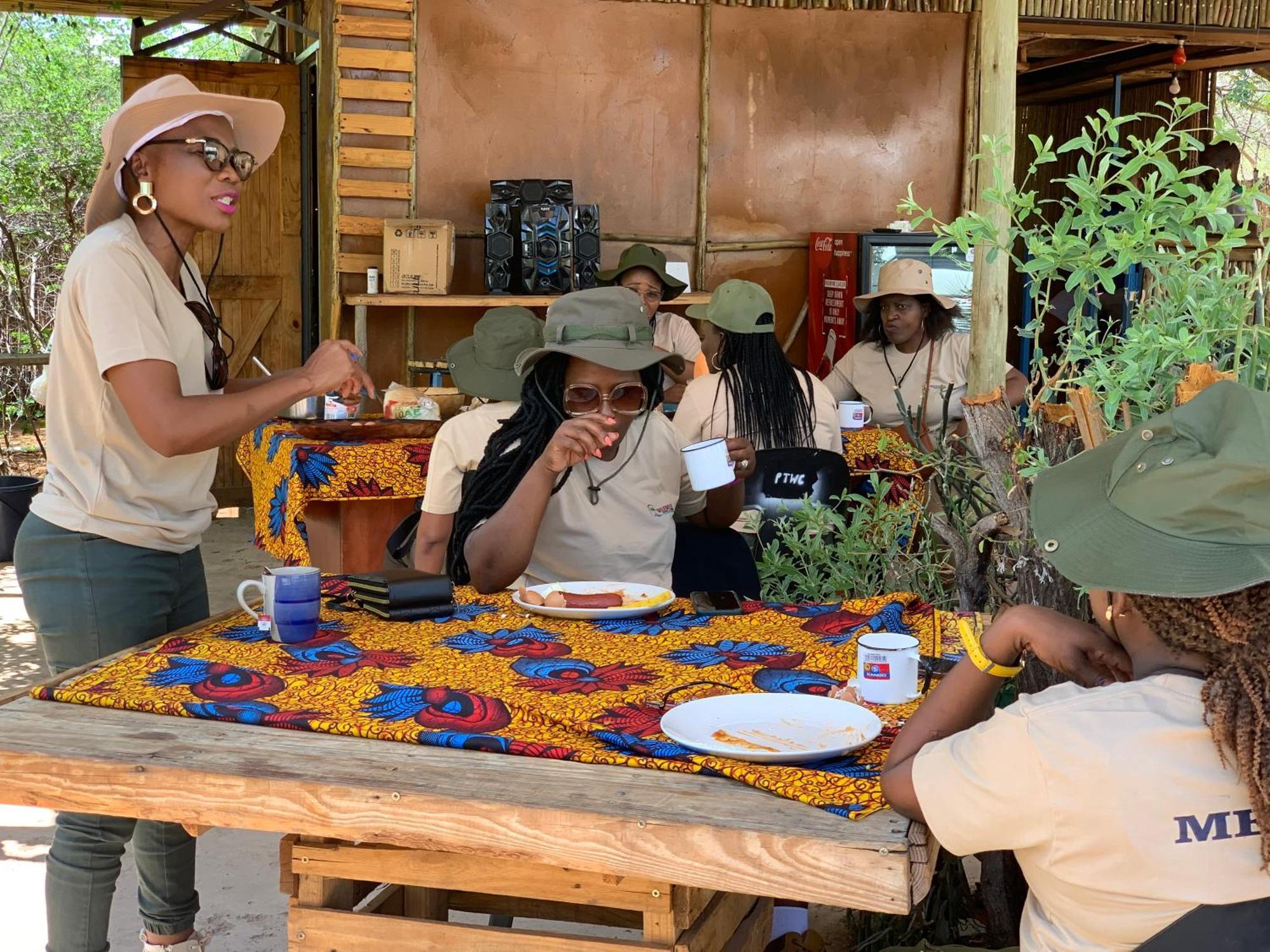 Jungle Breeze Home Stay Kasane Eksteriør bilde