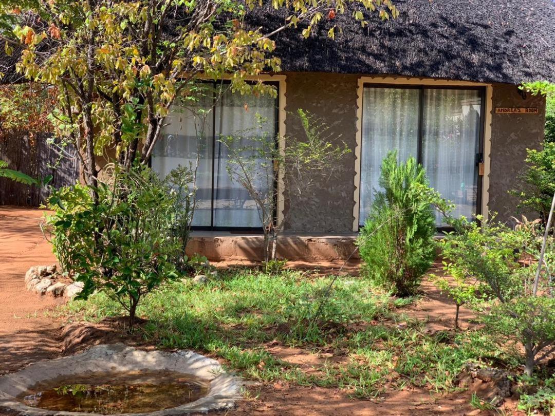 Jungle Breeze Home Stay Kasane Eksteriør bilde
