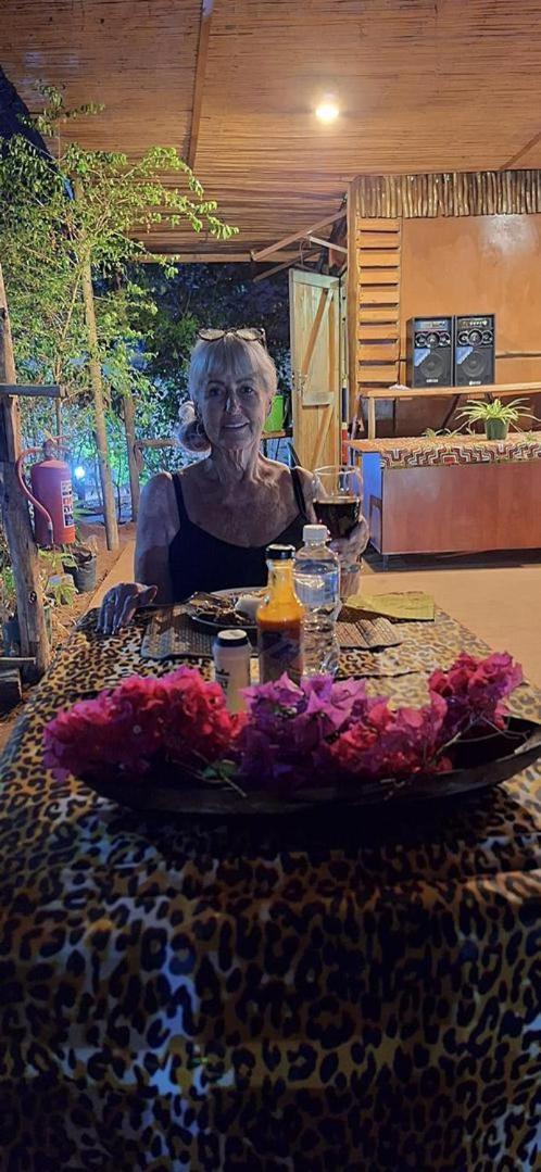 Jungle Breeze Home Stay Kasane Eksteriør bilde